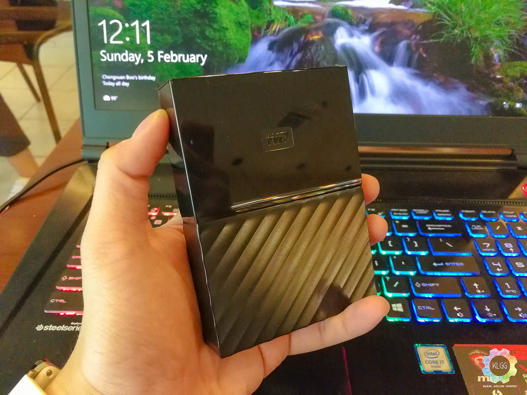 WD 4TB My Passport, Portable External Hard Drive, Black, backup software with defense against ransomware, and password protection, USB 3.1/USB 3.0 compatible - WDBPKJ0040BBK-WESN